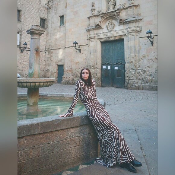 Realisation Par The Gia in Animal - Bell sleeves and floor length - Picture 4 of 13